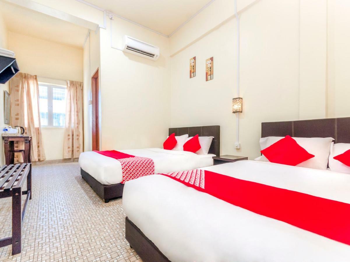 Oyo 703 Myra Hotel Мерсинг Екстериор снимка