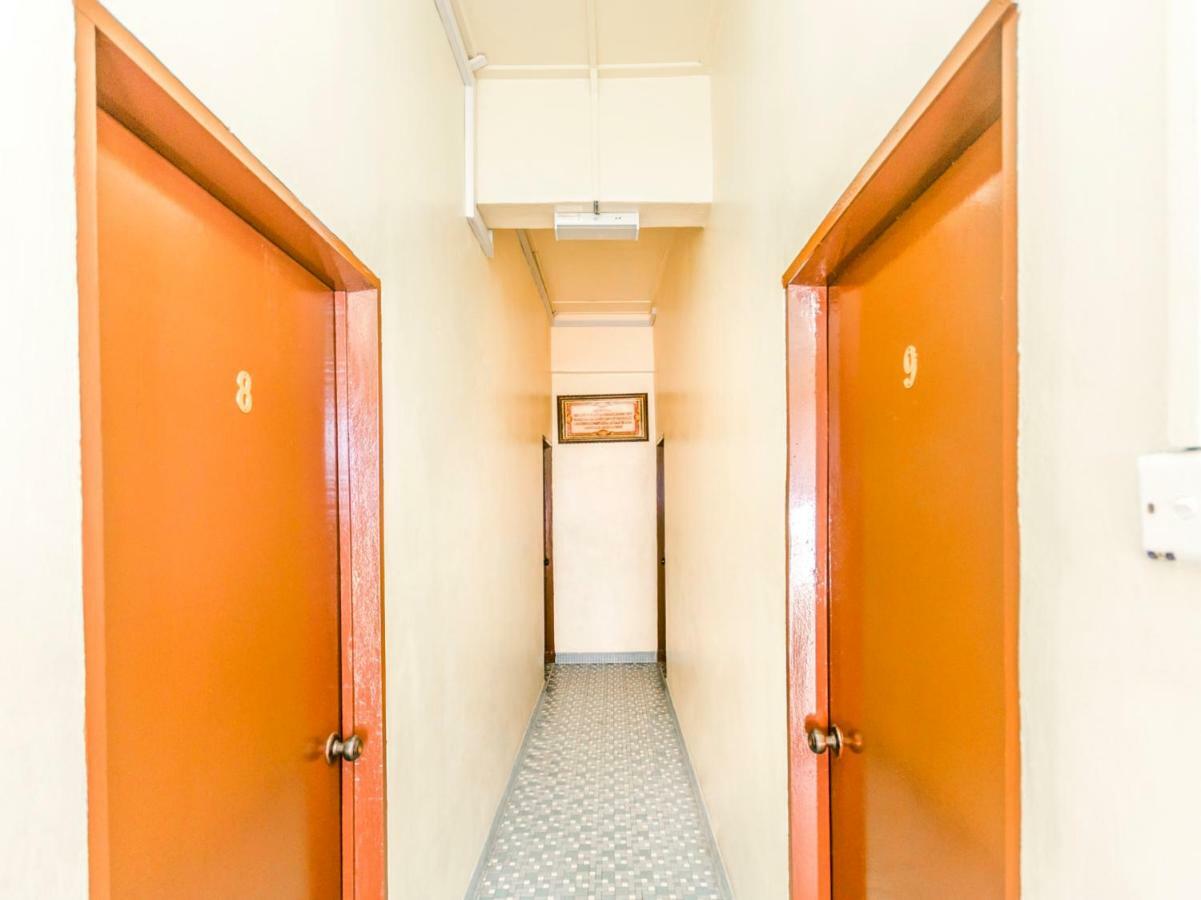 Oyo 703 Myra Hotel Мерсинг Екстериор снимка