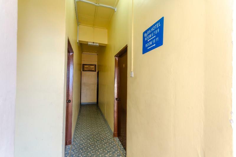 Oyo 703 Myra Hotel Мерсинг Екстериор снимка