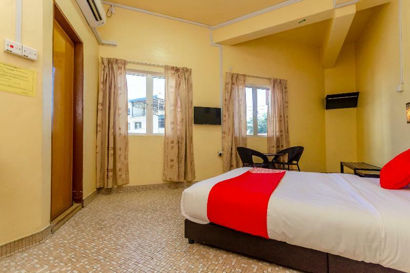Oyo 703 Myra Hotel Мерсинг Екстериор снимка