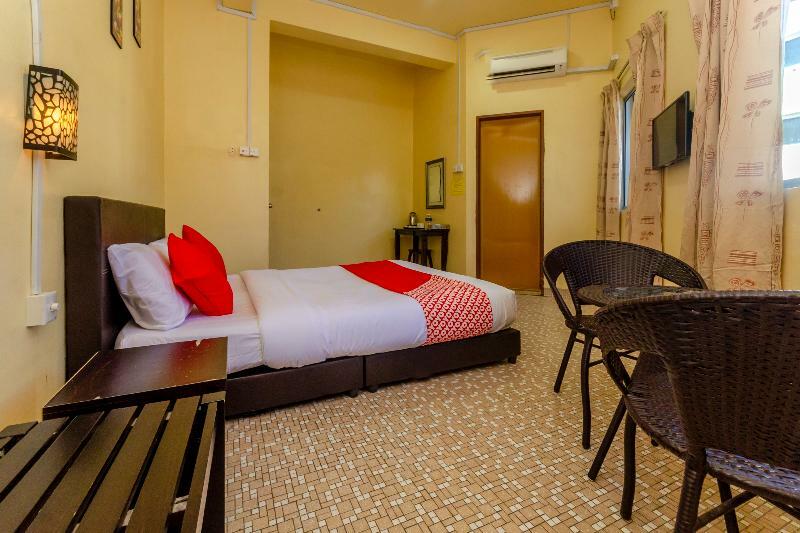 Oyo 703 Myra Hotel Мерсинг Екстериор снимка