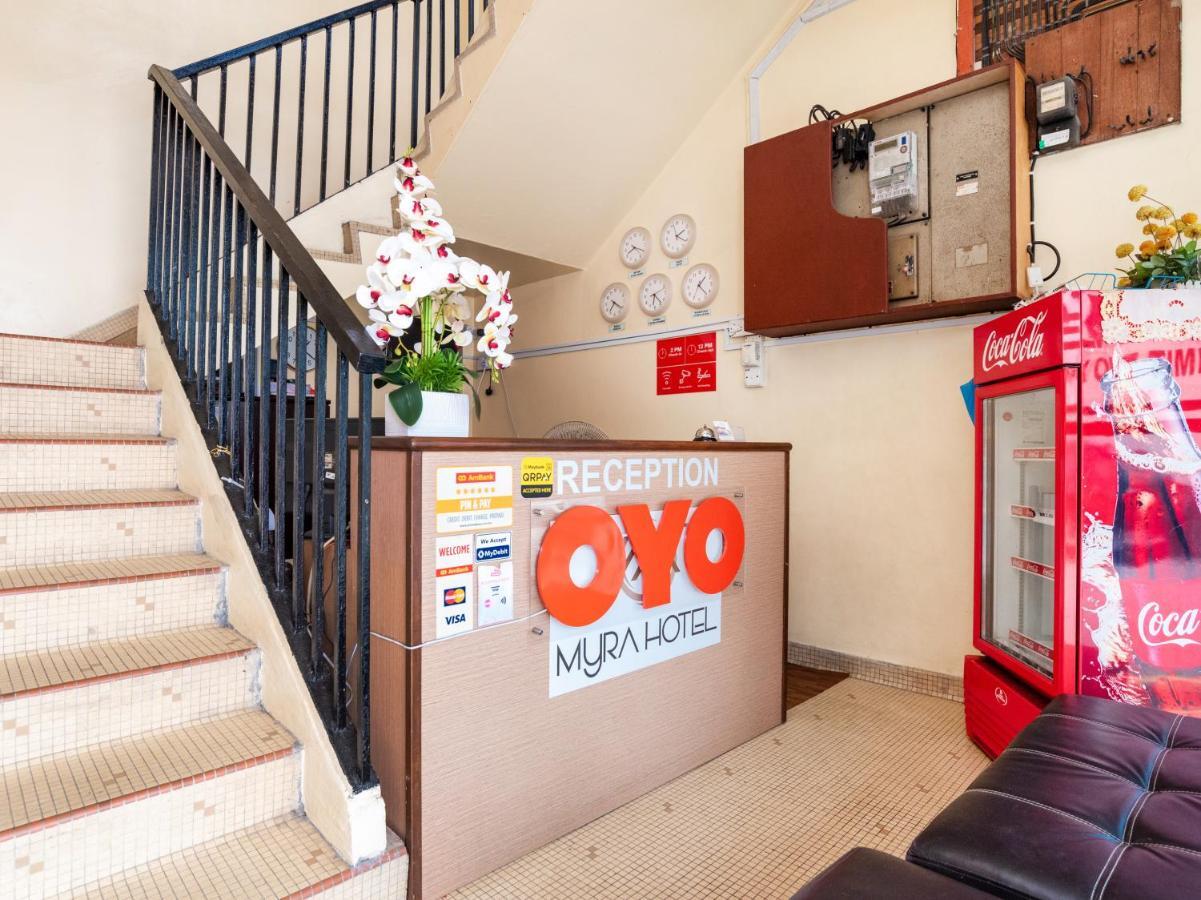 Oyo 703 Myra Hotel Мерсинг Екстериор снимка